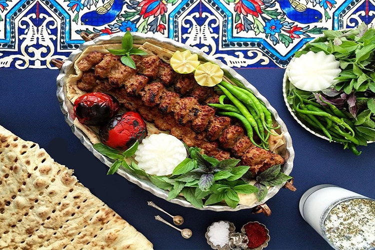 معرفی و بررسی بهترین رستوران های فشم + عکس و آدرس