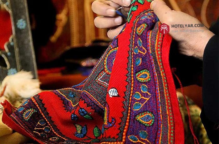 خرید سوغاتی از جاهای دیدنی شاندیز