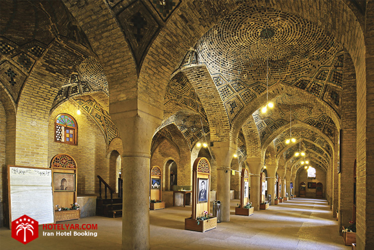 شبستان شرقی بخش موزه مانند مسجد نصیرالملک شیراز