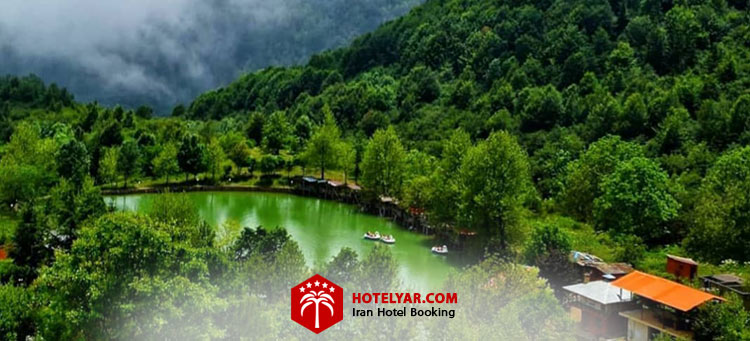 تصویر دریاچه قو و طبیعت اطراف این جاذبه دیدنی