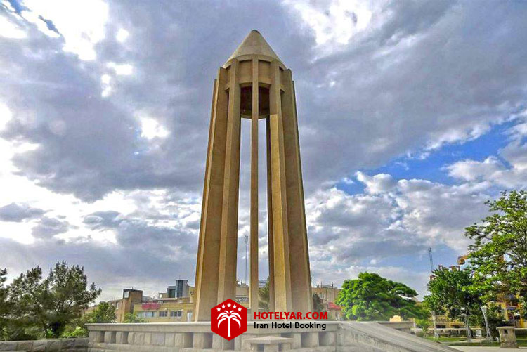 آرامگاه بوعلی سینا در همدان