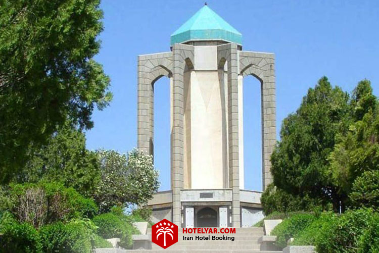 آرامگاه بابا طاهر عریان در همدان