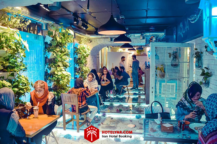 کافه آکوآ در پیروزی